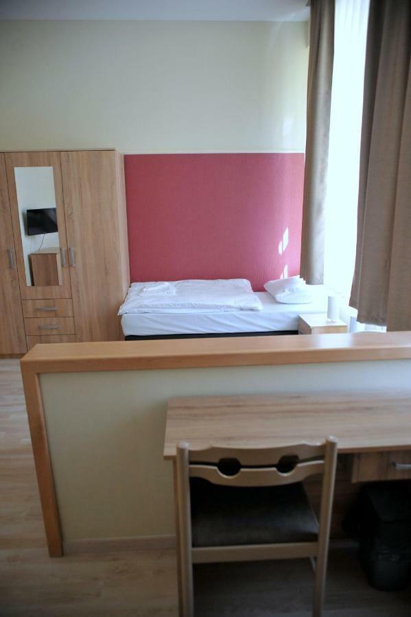 Piros Arany Panzio Kalocsa Hotel Exterior photo