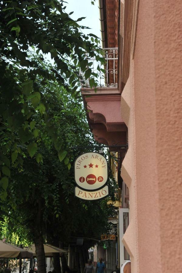 Piros Arany Panzio Kalocsa Hotel Exterior photo
